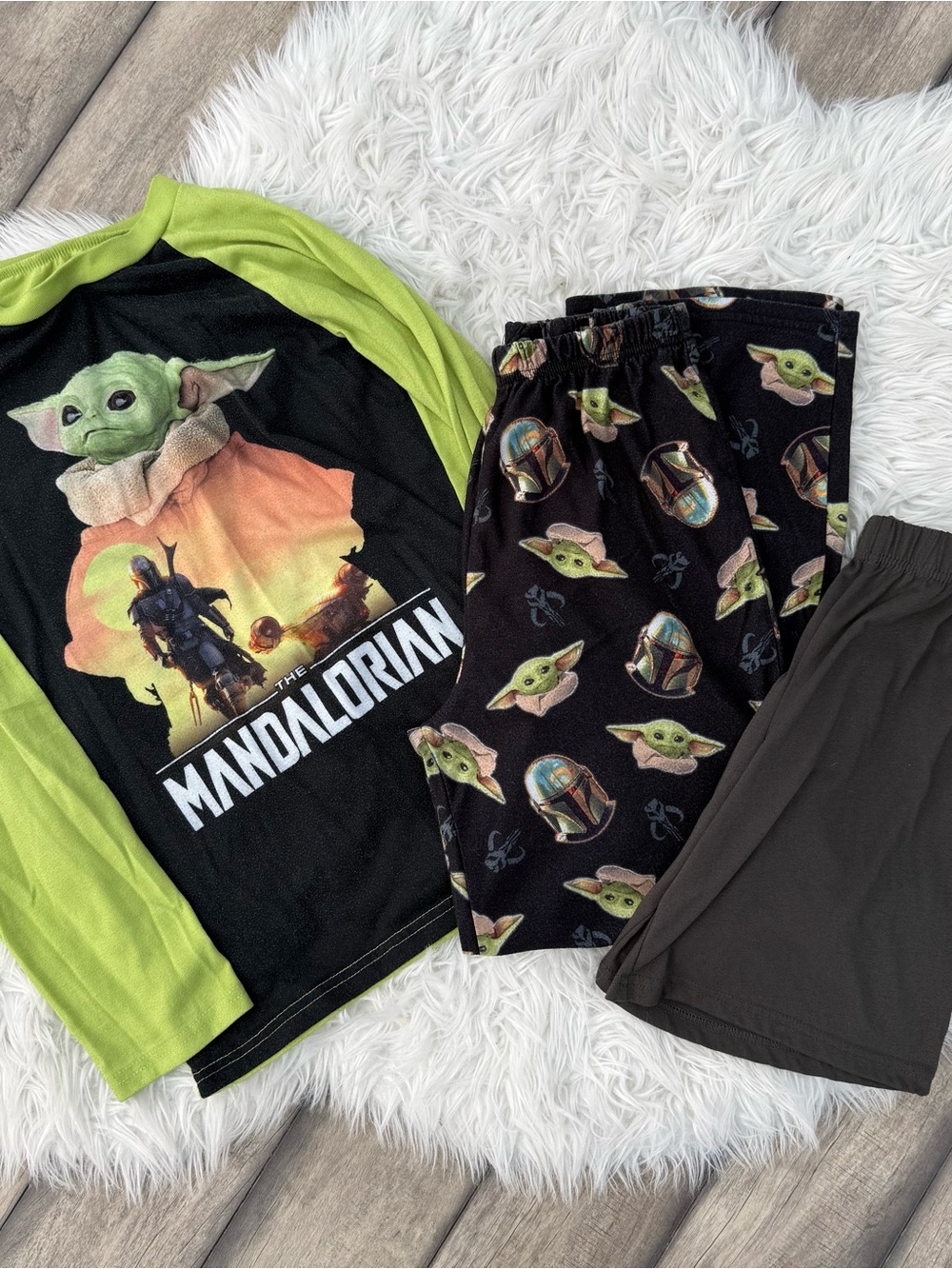 Star Wars Mandalorian Kids Pajama Set - Black & Green